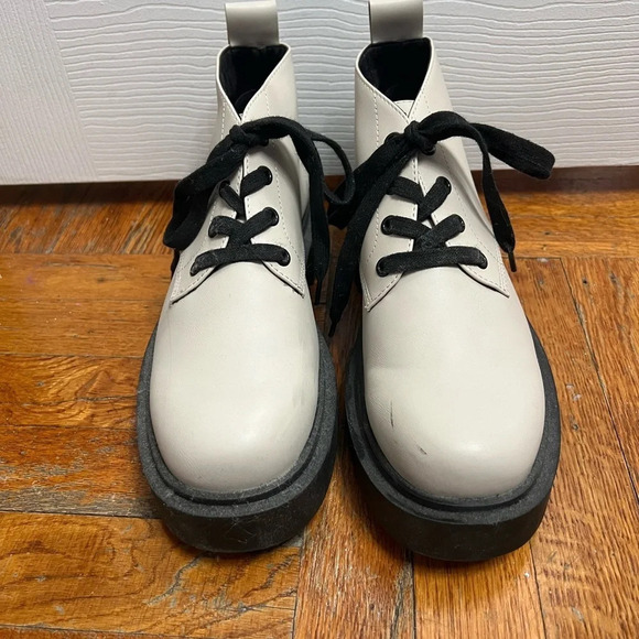 H&M Shoes - Hm chunky bootie